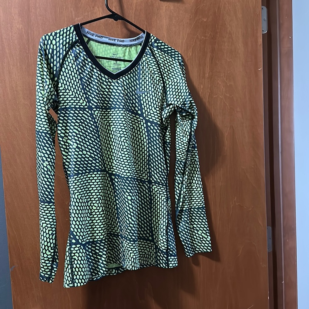 EUC Nike Pro Fitted Long Sleeve Patterned Top. Size M.